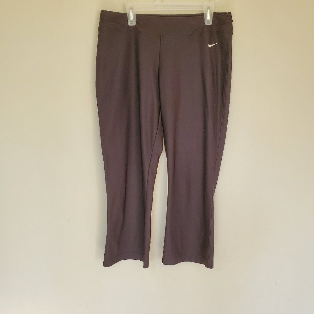 Nike Fit Dry gray cropped work out pants size S